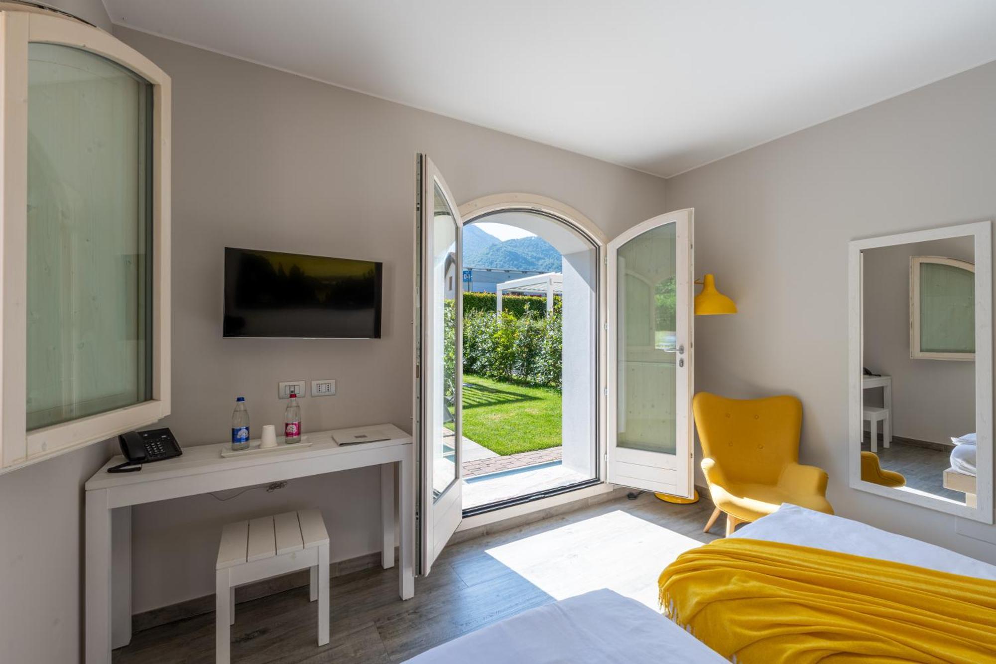 Bianco Hotel Primaluna Bagian luar foto
