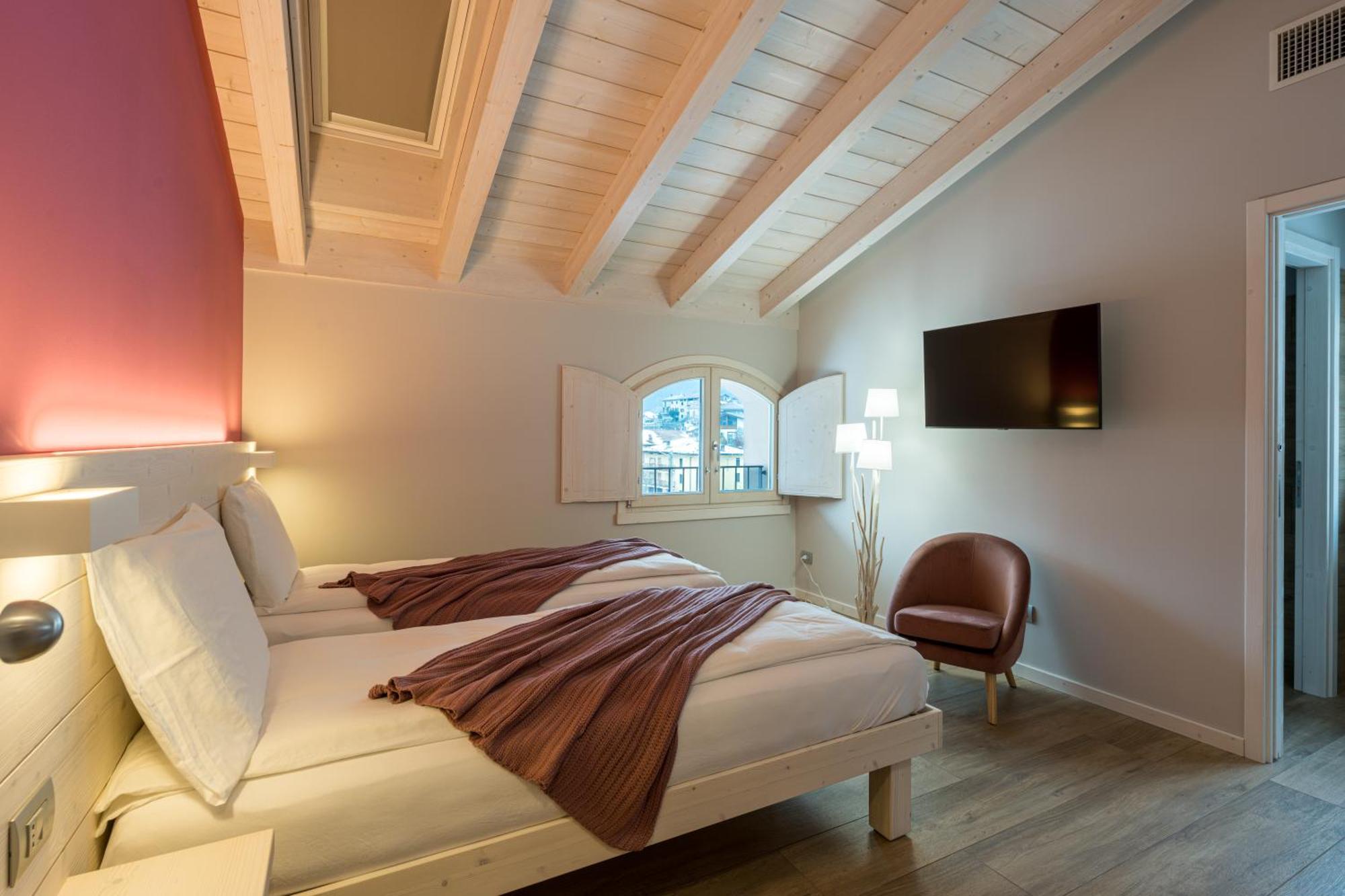 Bianco Hotel Primaluna Bagian luar foto