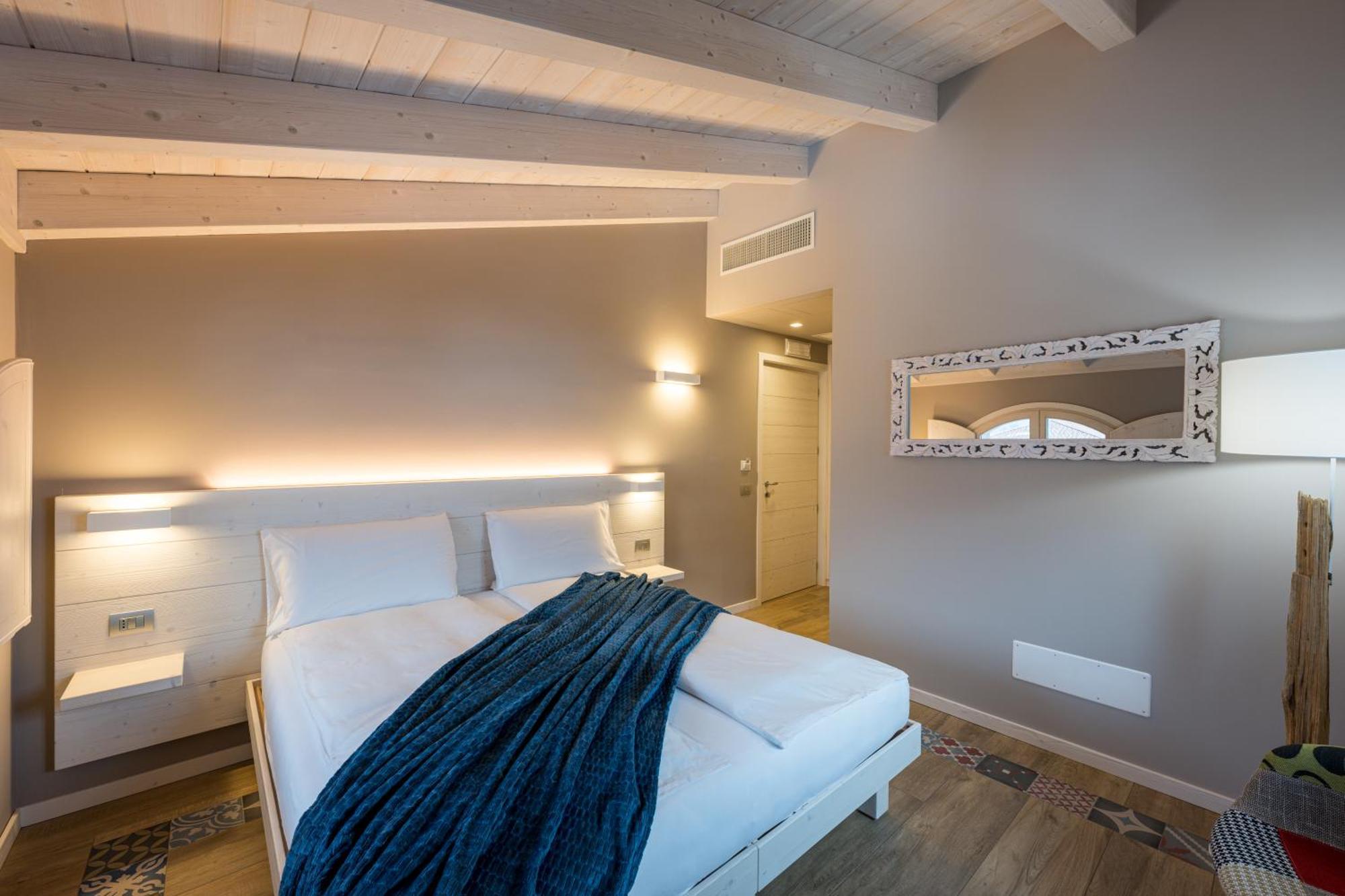 Bianco Hotel Primaluna Bagian luar foto
