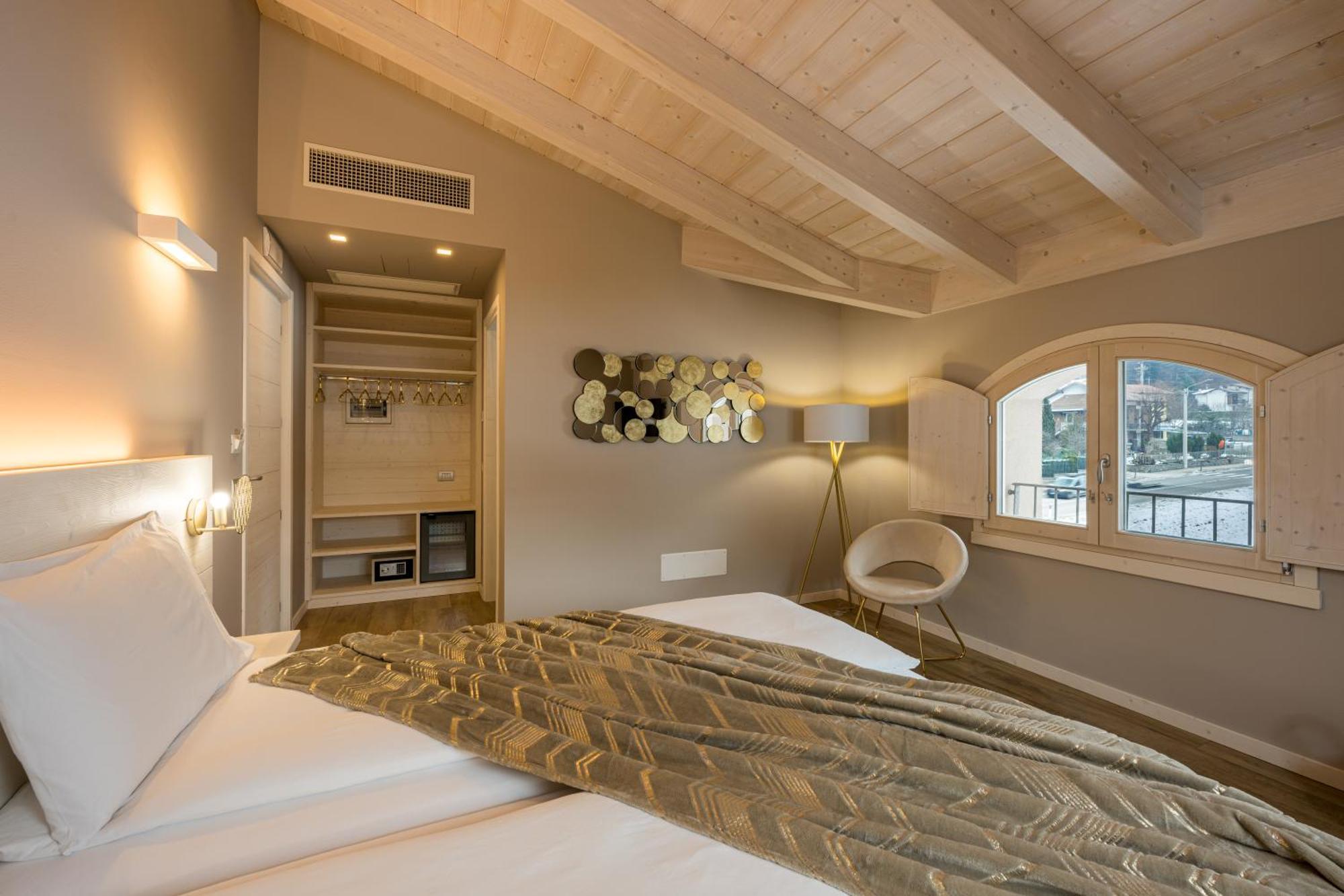 Bianco Hotel Primaluna Bagian luar foto