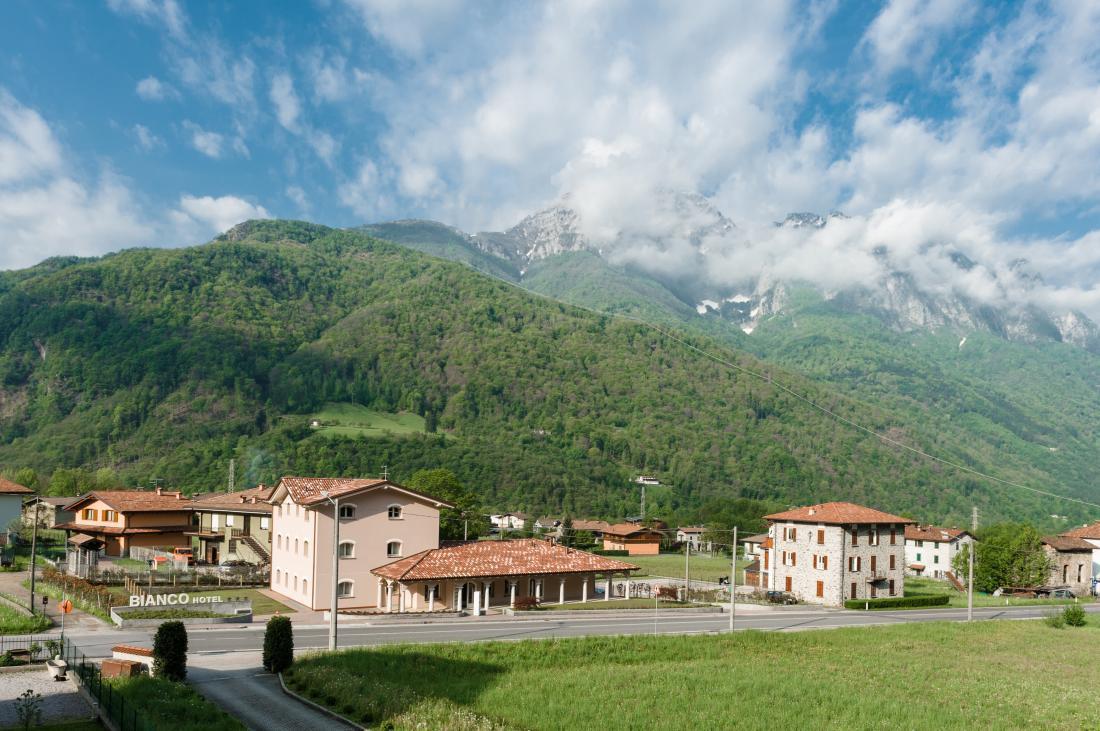 Bianco Hotel Primaluna Bagian luar foto
